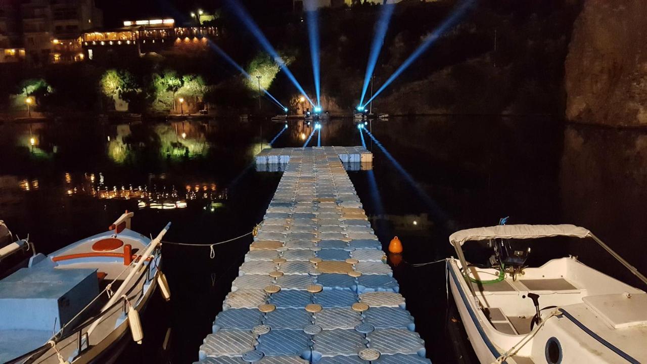 Straight To The Lake View Apartments Agios Nikolaos  Ngoại thất bức ảnh